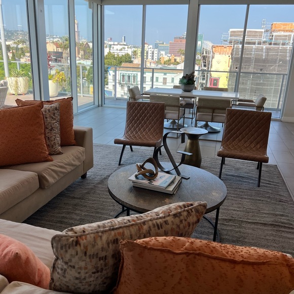 Meet your Posher, Nicole - Picture 1 of 1